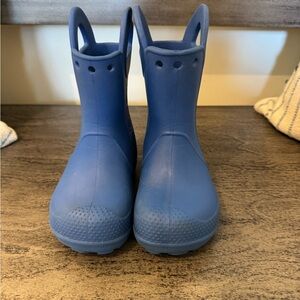 Crocs toddler size 8 rain boots blue